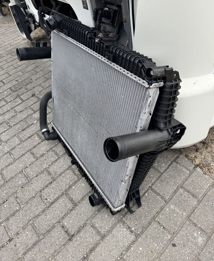 Mercedes-Benz Atego 3 E6 - Intercooler para Camión: foto 3 Mercedes-Benz Atego 3 E6 - Intercooler para Camión: foto 3