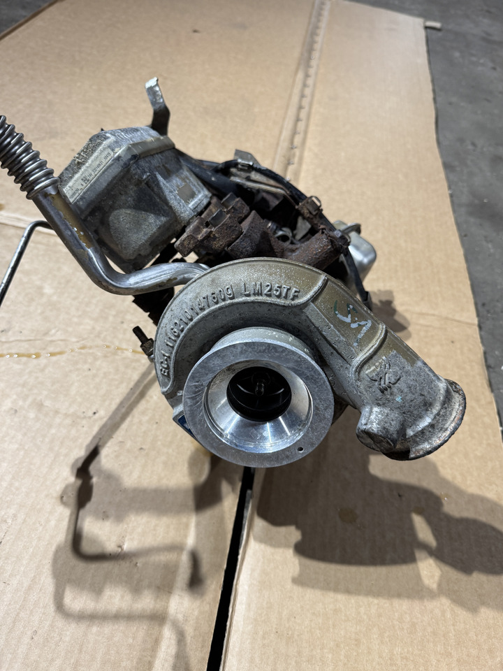 Mercedes OM934 Atego III E6 - Turbocompresor: foto 5 Mercedes OM934 Atego III E6 - Turbocompresor: foto 5