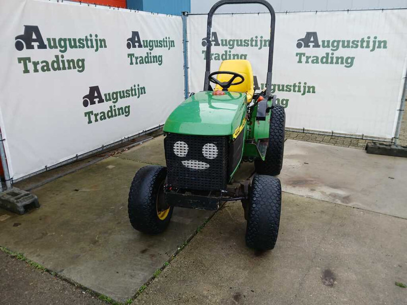 John Deere 4100 - Tractor: foto 4 John Deere 4100 - Tractor: foto 4