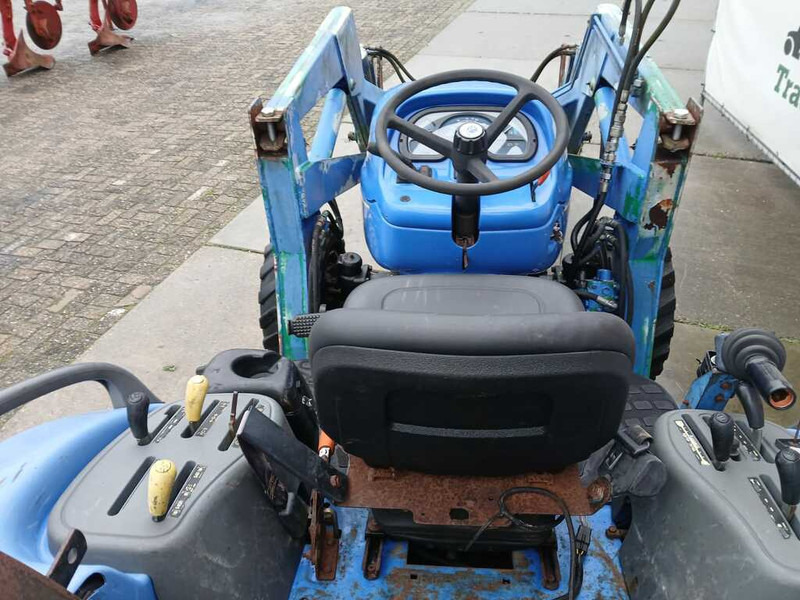 New Holland TC 40 - Tractor: foto 5 New Holland TC 40 - Tractor: foto 5