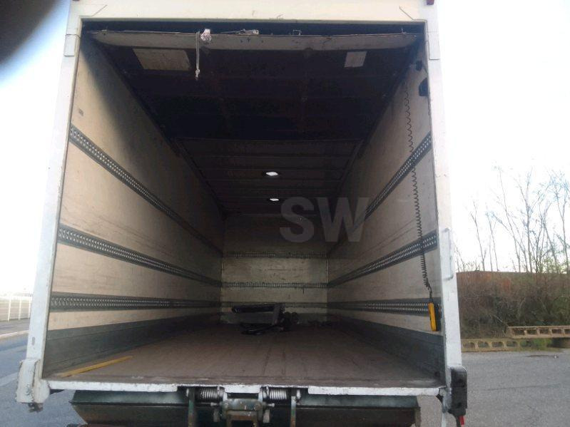 Renault Midlum 270 - Camión caja cerrada: foto 5 Renault Midlum 270 - Camión caja cerrada: foto 5