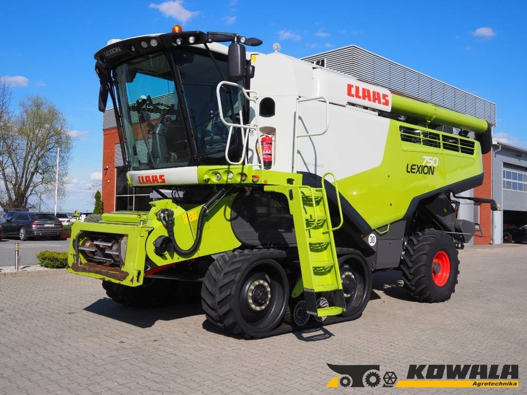 Claas Lexion 750TT GPS + V930 - Cosechadora de granos: foto 1 Claas Lexion 750TT GPS + V930 - Cosechadora de granos: foto 1