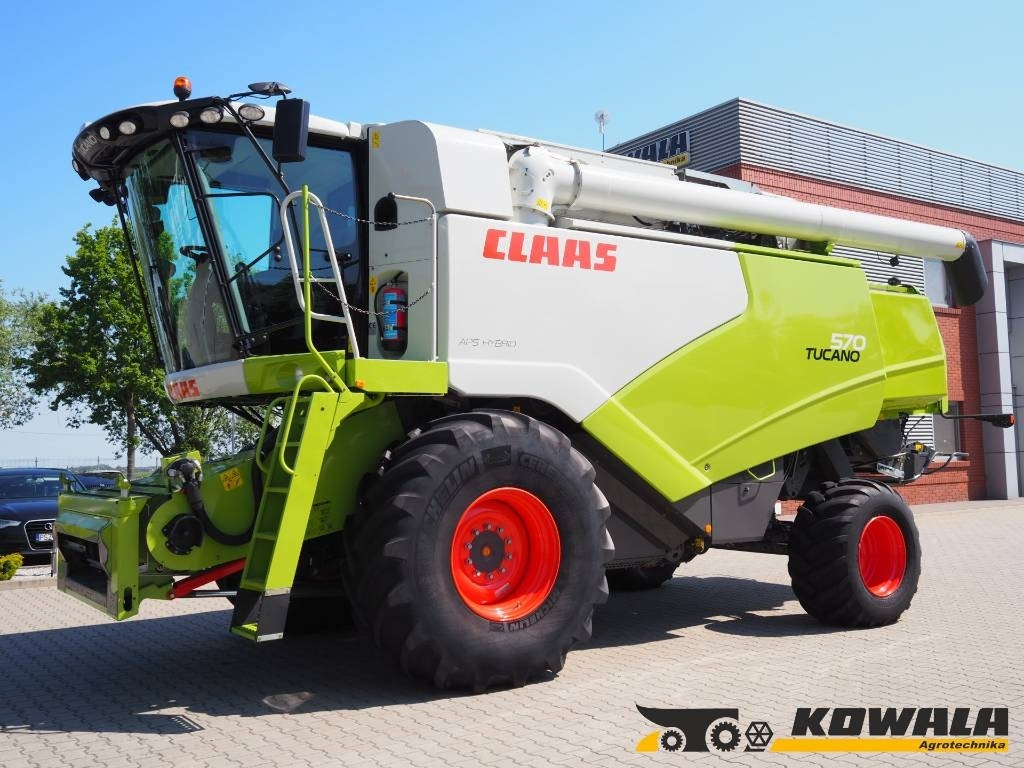 Claas Tucano 570 + V770 - Cosechadora de granos: foto 1 Claas Tucano 570 + V770 - Cosechadora de granos: foto 1