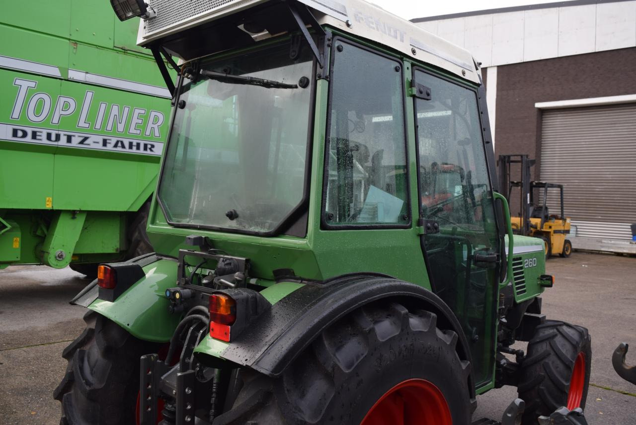 Fendt Farmer 260 V *Schmalspur* - Tractor: foto 5 Fendt Farmer 260 V *Schmalspur* - Tractor: foto 5