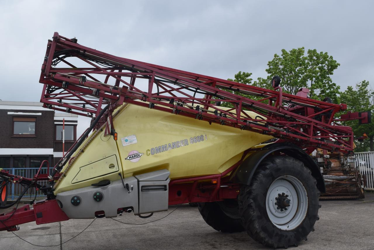 Hardi Commander 6600 i - Pulverizador arrastrado: foto 2 Hardi Commander 6600 i - Pulverizador arrastrado: foto 2
