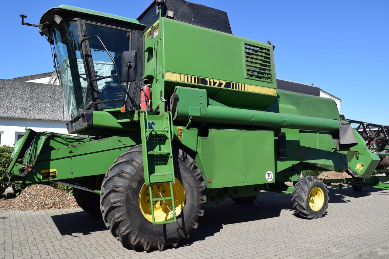 John Deere 1177 - Cosechadora de granos: foto 1 John Deere 1177 - Cosechadora de granos: foto 1