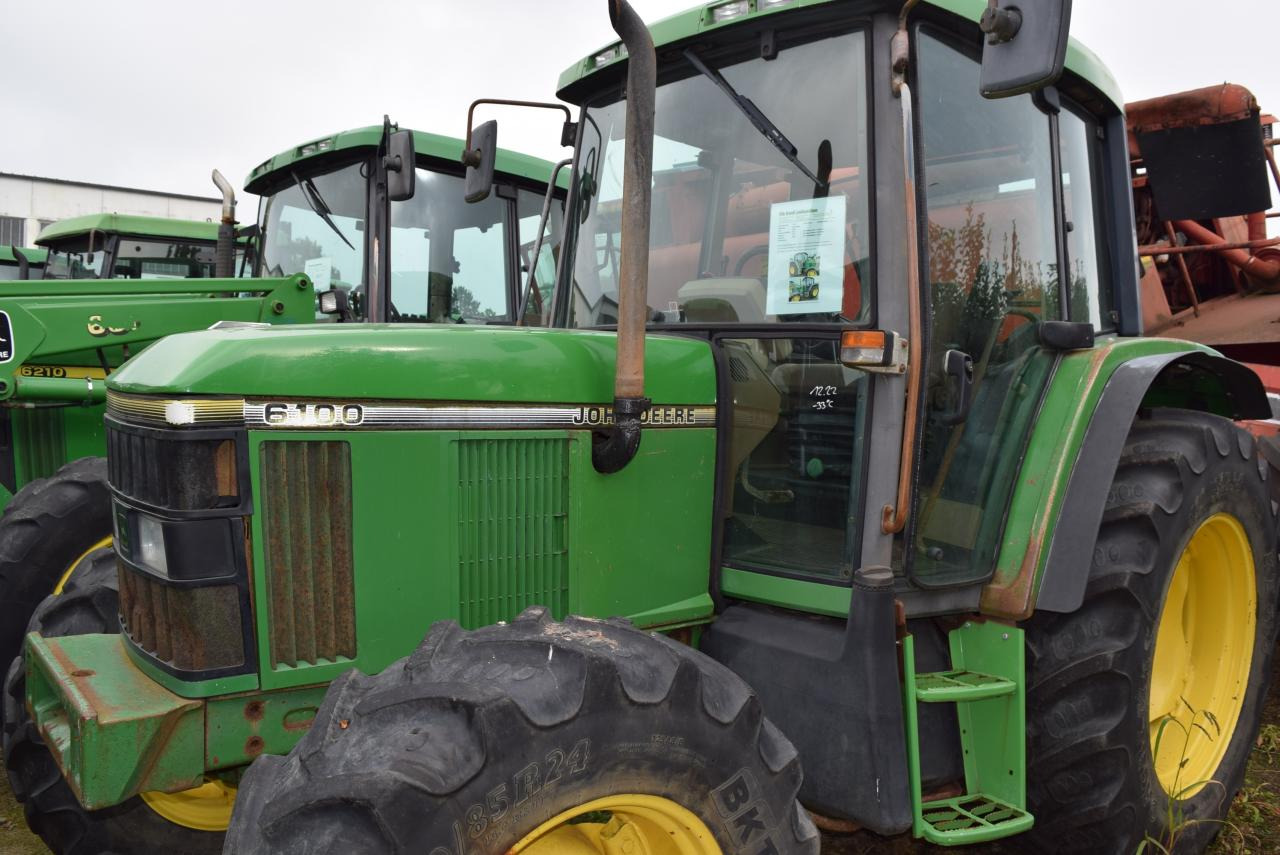 John Deere 6100 - Tractor: foto 1 John Deere 6100 - Tractor: foto 1