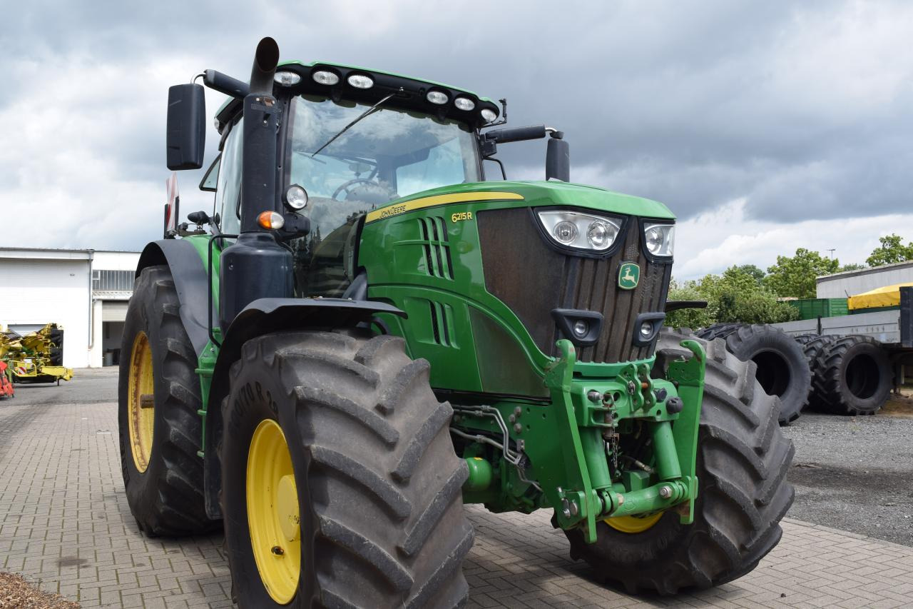 John Deere 6215 R - Tractor: foto 3 John Deere 6215 R - Tractor: foto 3