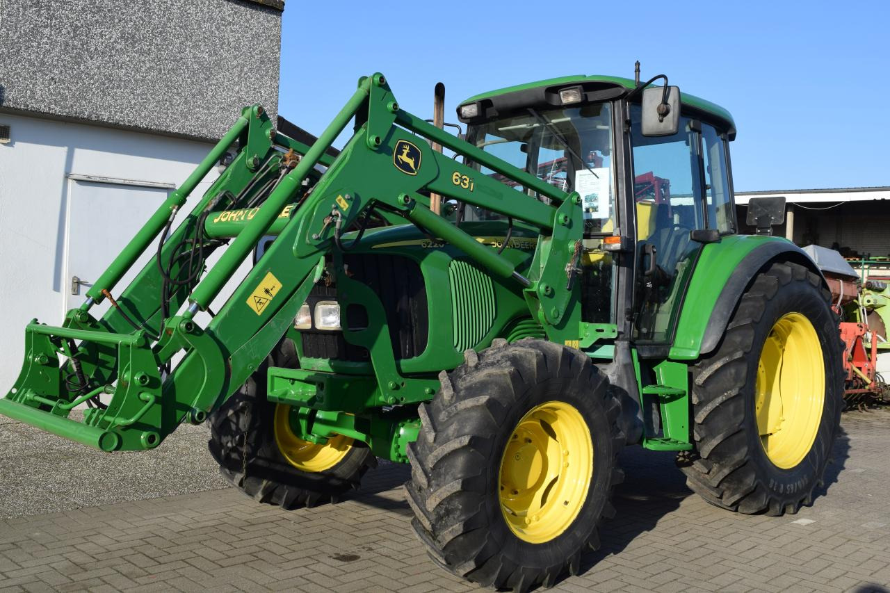 John Deere 6220 - Tractor: foto 4 John Deere 6220 - Tractor: foto 4