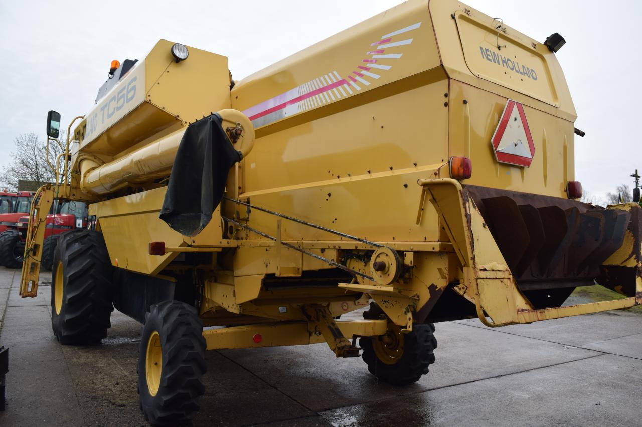 New Holland TC 56 - Cosechadora de granos: foto 5 New Holland TC 56 - Cosechadora de granos: foto 5