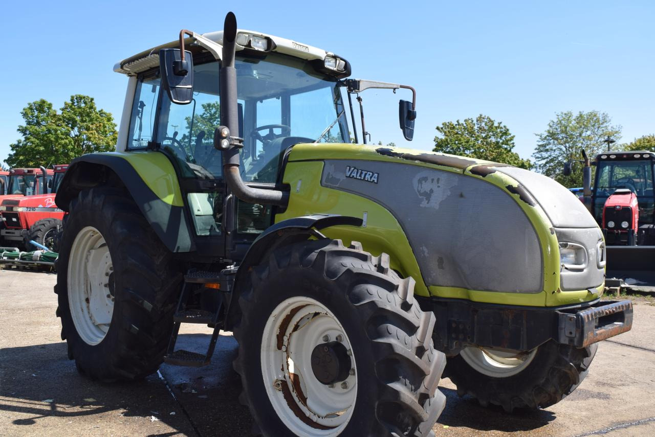 Valtra T120 - Tractor: foto 1 Valtra T120 - Tractor: foto 1