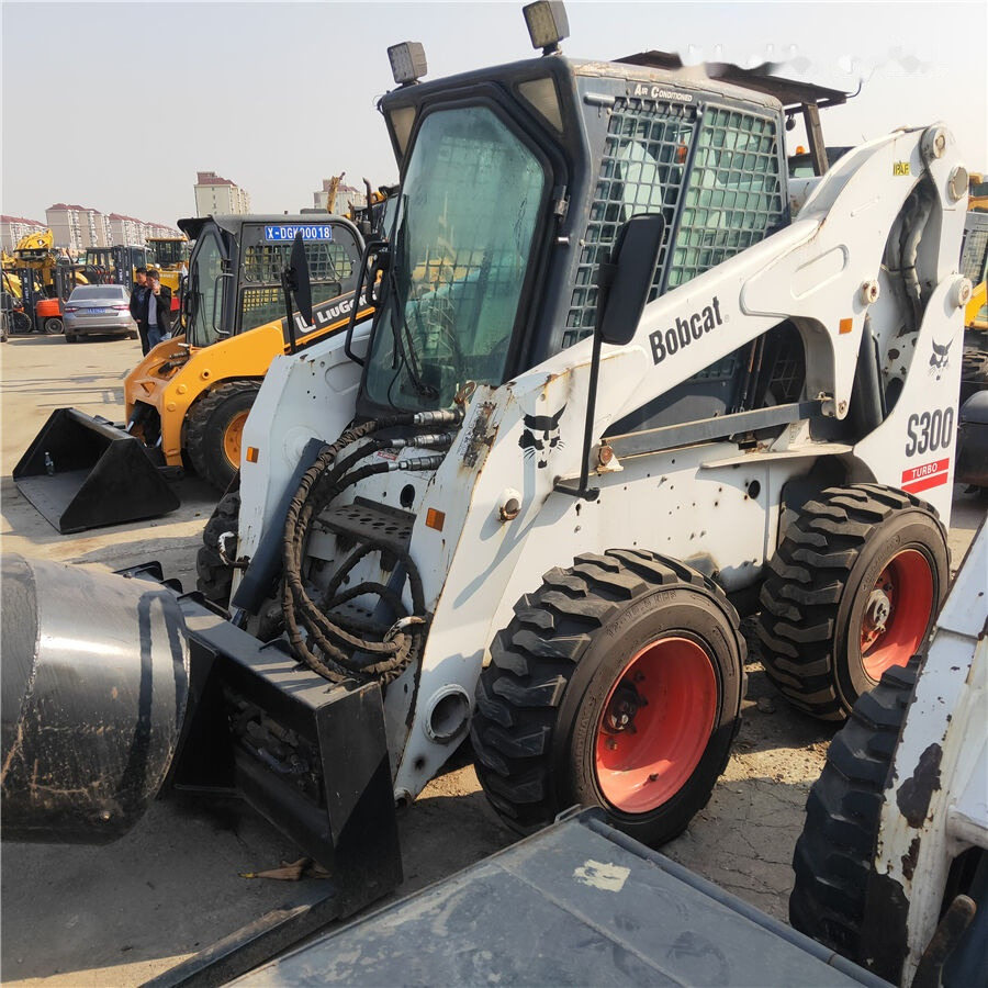 Bobcat S300 - Minicargadora: foto 1 Bobcat S300 - Minicargadora: foto 1