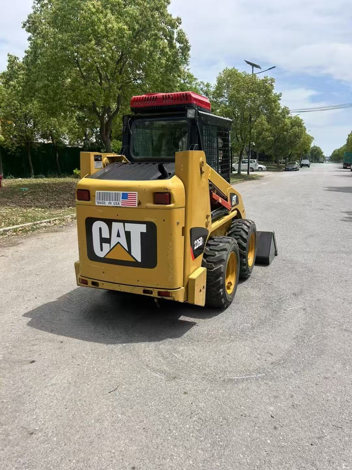 CATERPILLAR 226B-3 - Minicargadora: foto 4 CATERPILLAR 226B-3 - Minicargadora: foto 4