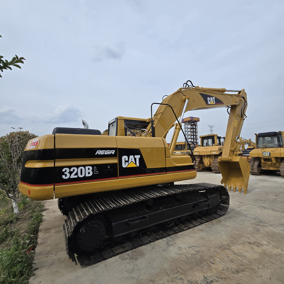 CATERPILLAR 320BL - Excavadora de cadenas: foto 4 CATERPILLAR 320BL - Excavadora de cadenas: foto 4
