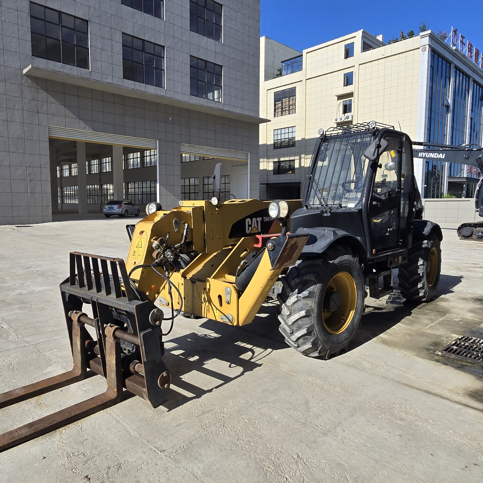 CATERPILLAR TH414 - Plataforma telescopica: foto 5 CATERPILLAR TH414 - Plataforma telescopica: foto 5
