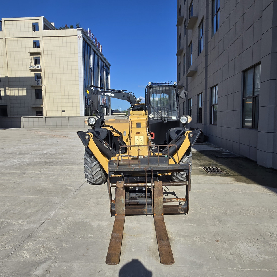 CATERPILLAR TH414 - Plataforma telescopica: foto 4 CATERPILLAR TH414 - Plataforma telescopica: foto 4