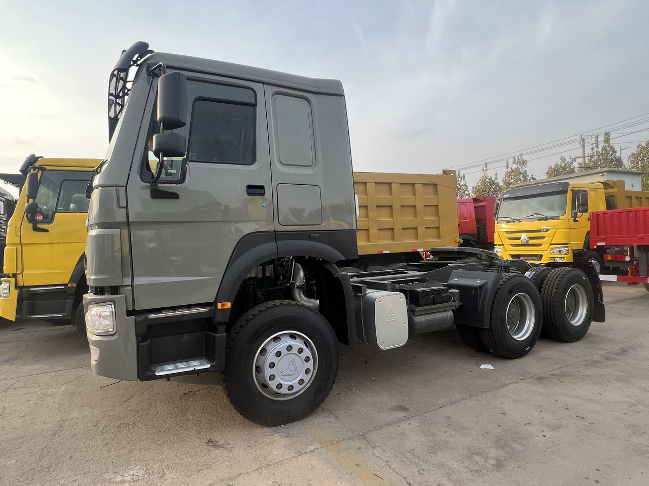 SINOTRUK HOWO - Cabeza tractora: foto 4 SINOTRUK HOWO - Cabeza tractora: foto 4