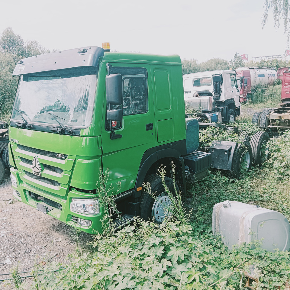 SINOTRUK HOWO - Cabeza tractora: foto 2 SINOTRUK HOWO - Cabeza tractora: foto 2
