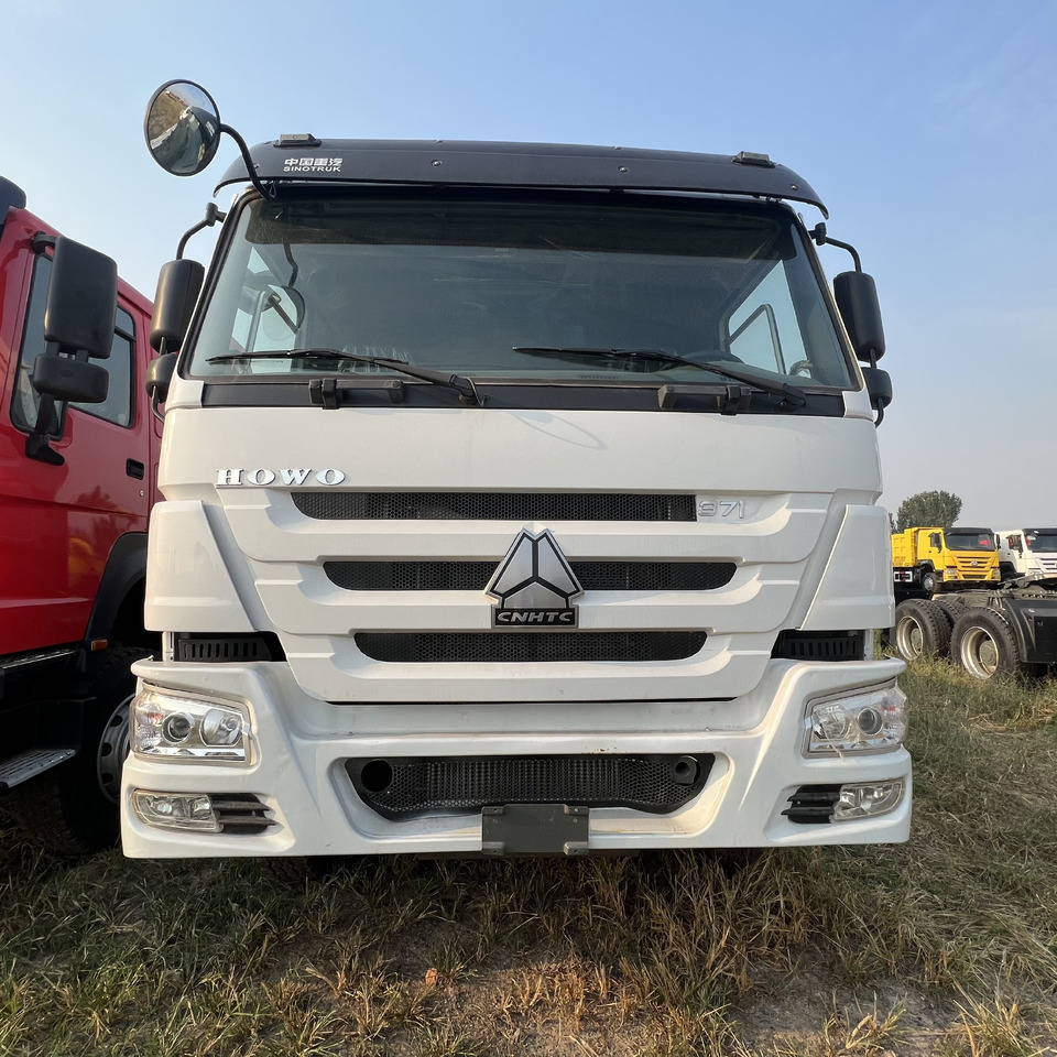 SINOTRUK HOWO tralier head - Cabeza tractora: foto 5 SINOTRUK HOWO tralier head - Cabeza tractora: foto 5