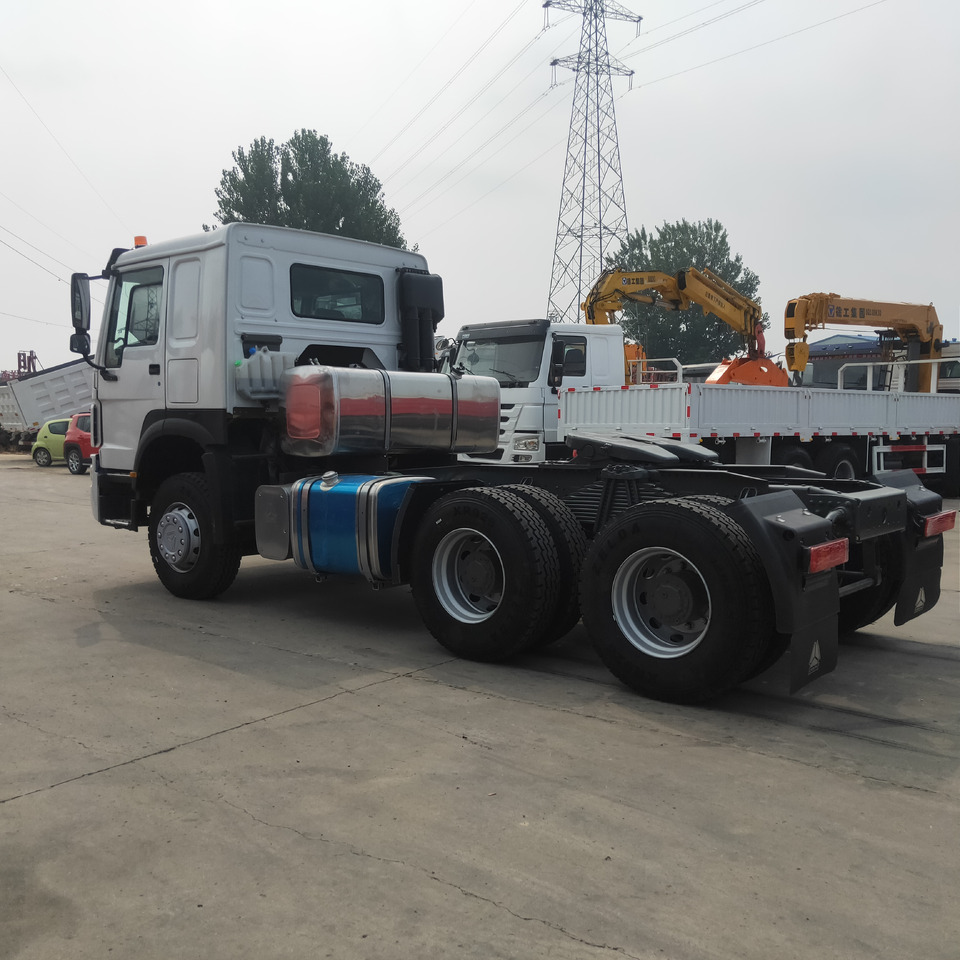 SINOTRUK Trailer head - Cabeza tractora: foto 1 SINOTRUK Trailer head - Cabeza tractora: foto 1