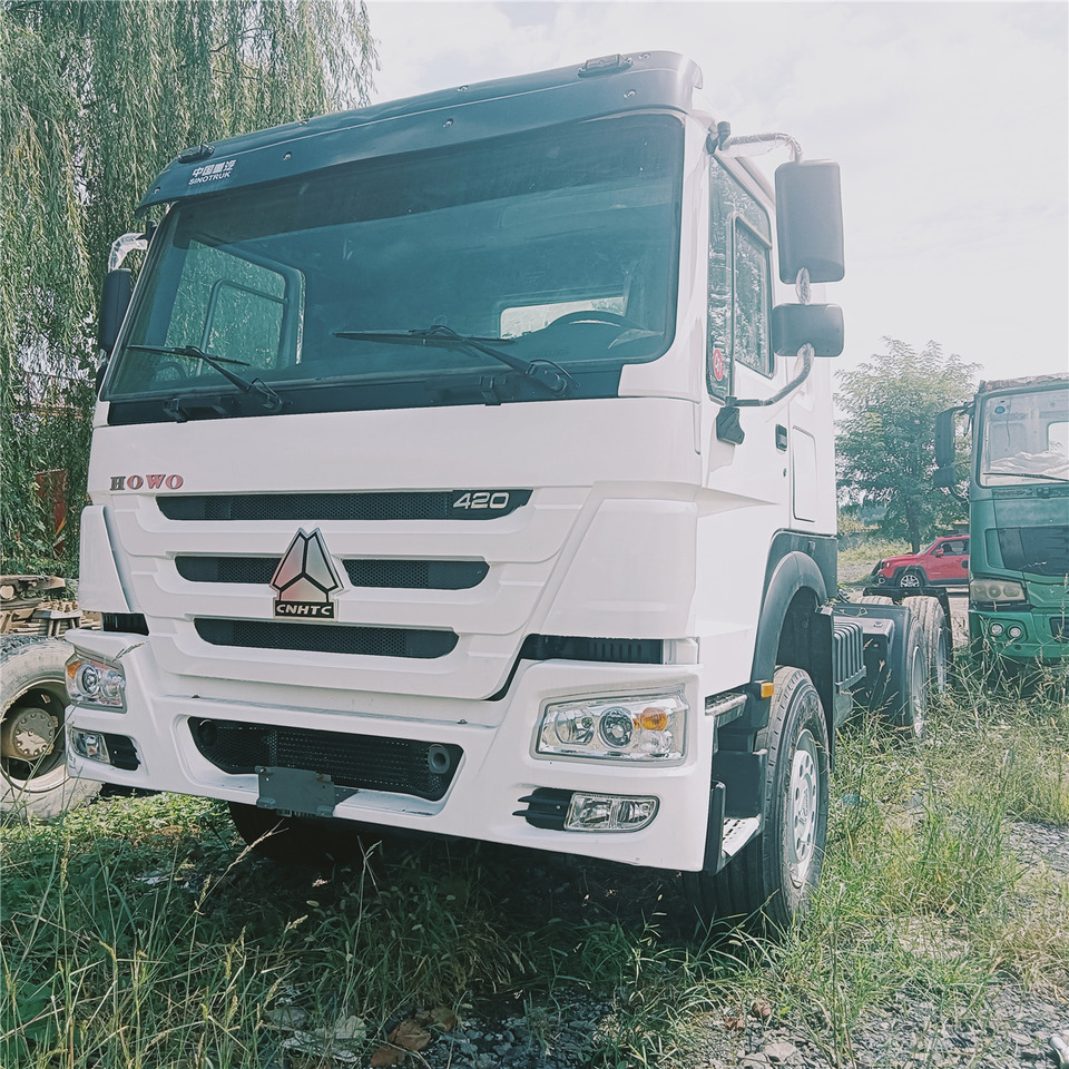 SINOTRUK Trailer head - Cabeza tractora: foto 1 SINOTRUK Trailer head - Cabeza tractora: foto 1