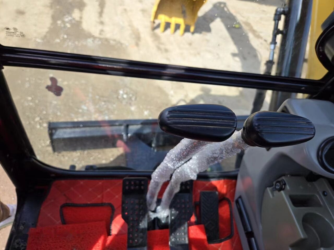 Caterpillar 305.5E - Miniexcavadora: foto 1 Caterpillar 305.5E - Miniexcavadora: foto 1