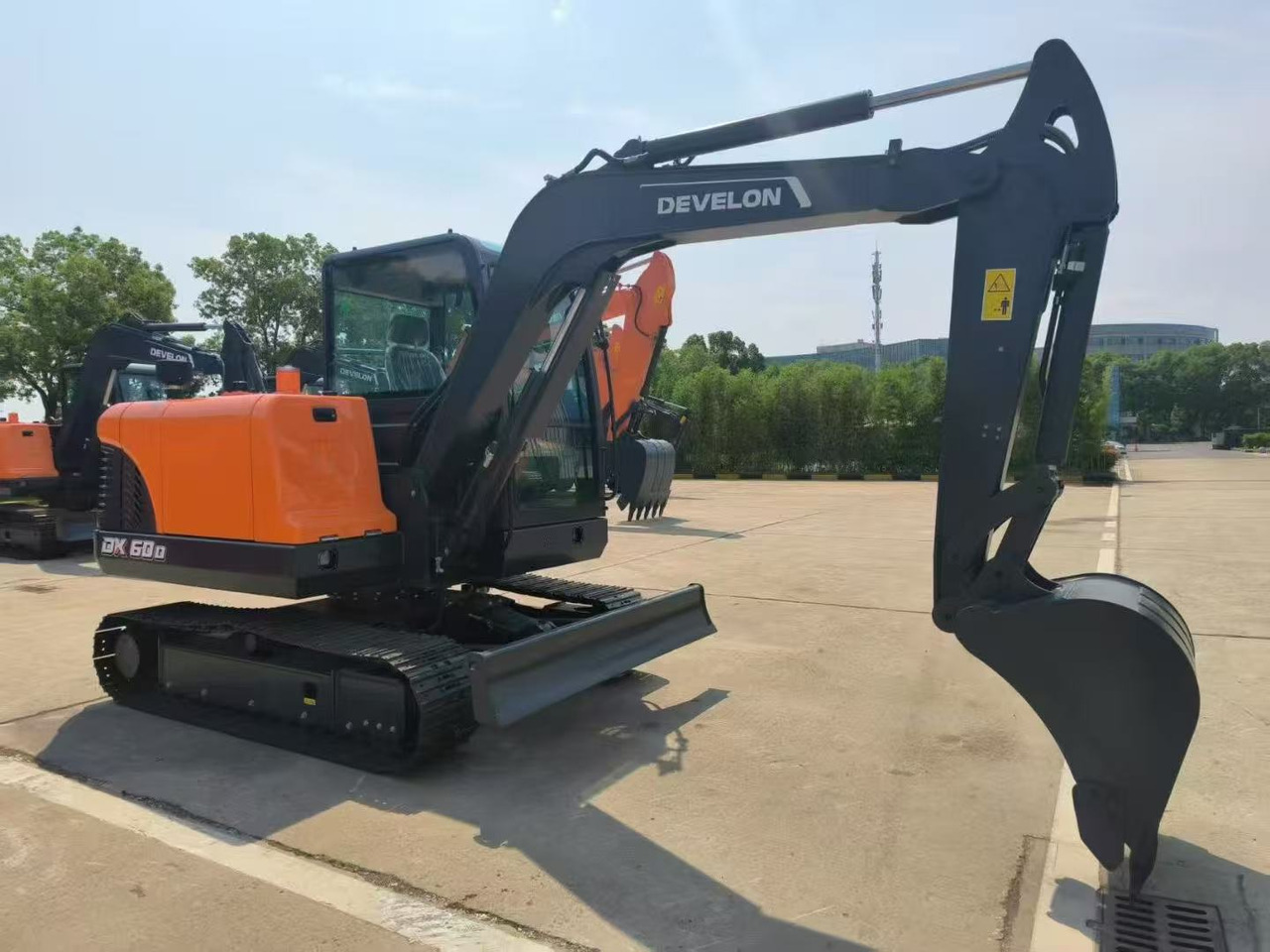 DOOSAN DX60D - Miniexcavadora: foto 1 DOOSAN DX60D - Miniexcavadora: foto 1