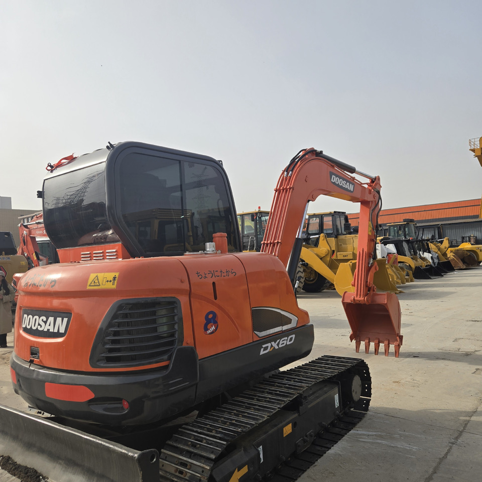 Doosan DX60 - Excavadora de cadenas: foto 4 Doosan DX60 - Excavadora de cadenas: foto 4