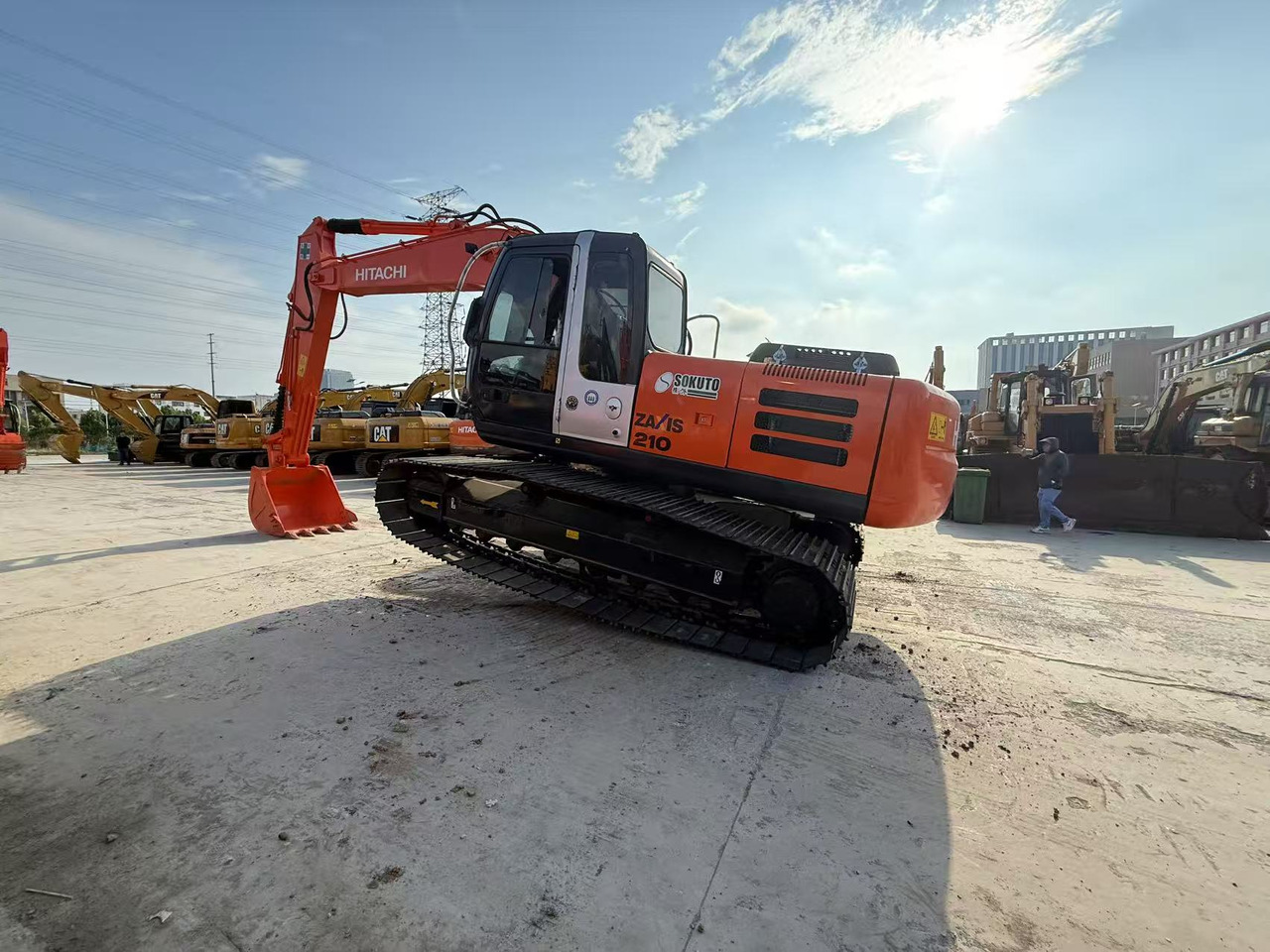 HITACHI ZX210 - Excavadora de cadenas: foto 3 HITACHI ZX210 - Excavadora de cadenas: foto 3