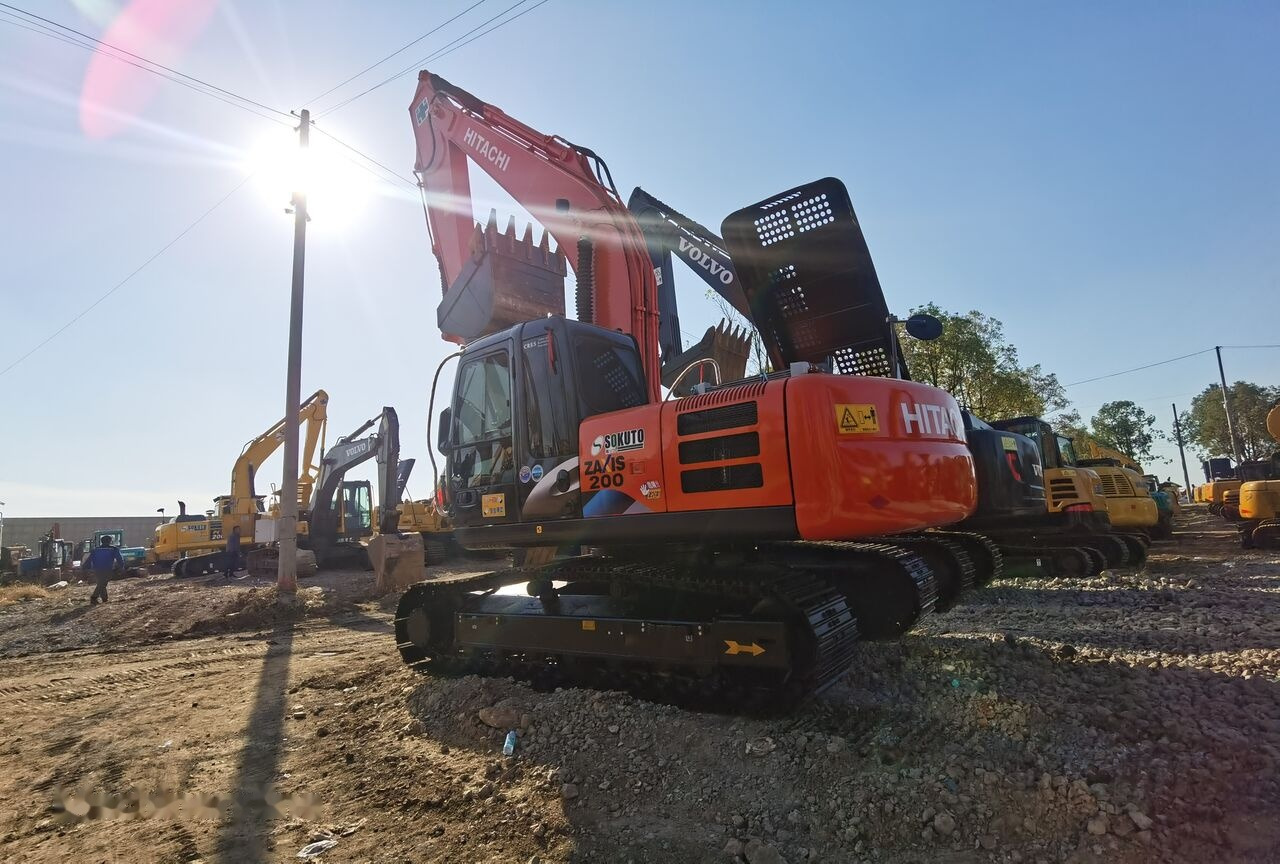 Hitachi ZX200 - Excavadora de cadenas: foto 1 Hitachi ZX200 - Excavadora de cadenas: foto 1