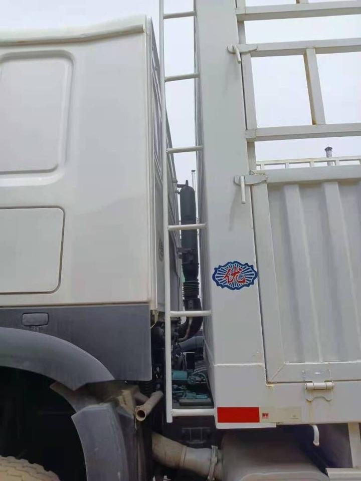 Howo ZZ3257N3647D1 - Camión caja abierta: foto 5 Howo ZZ3257N3647D1 - Camión caja abierta: foto 5