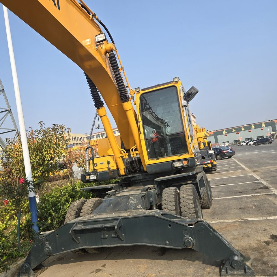Hyundai R210W-9 - Excavadora de ruedas: foto 4 Hyundai R210W-9 - Excavadora de ruedas: foto 4