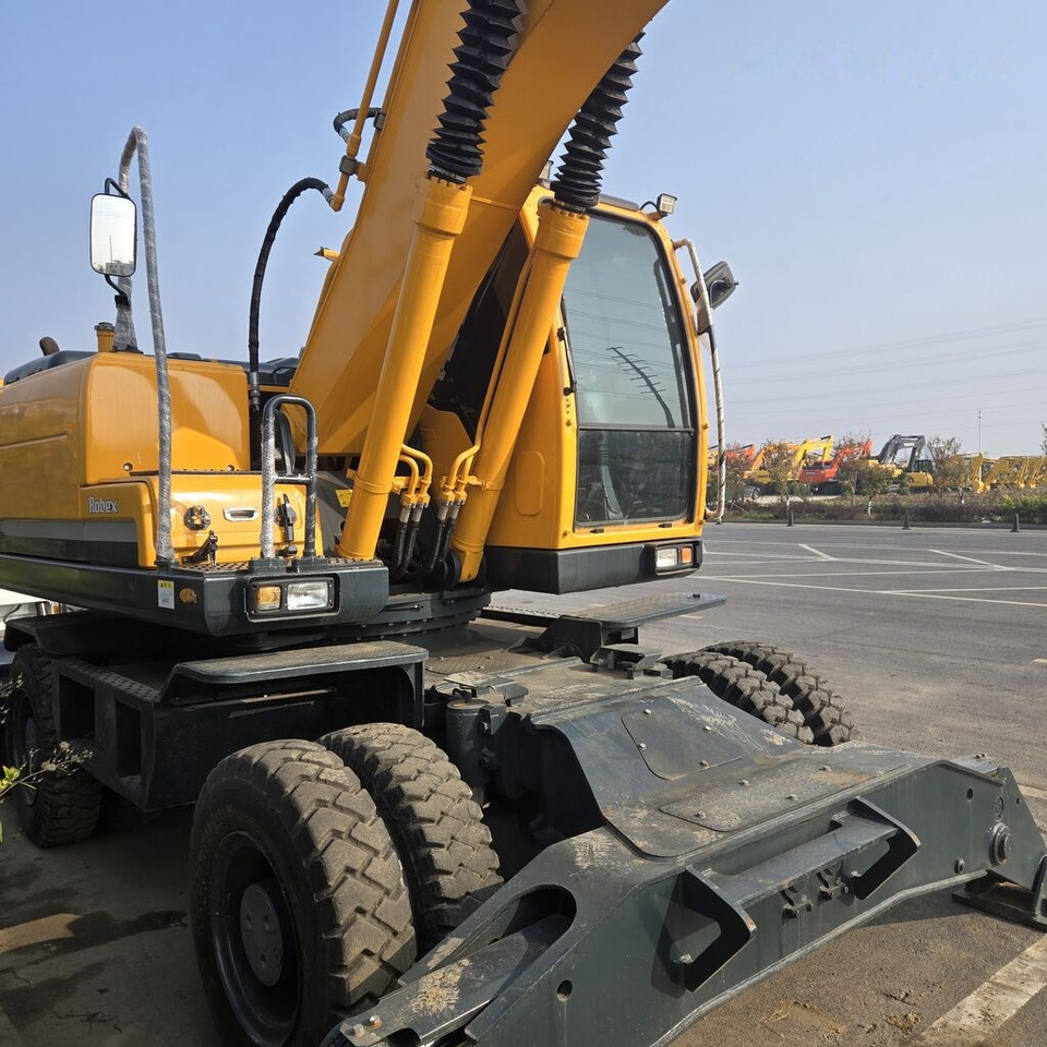 Hyundai R210W-9 - Excavadora de ruedas: foto 5 Hyundai R210W-9 - Excavadora de ruedas: foto 5