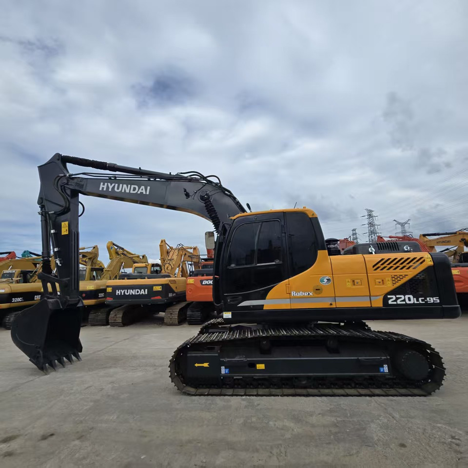 Hyundai R220LC-9S - Excavadora de cadenas: foto 1 Hyundai R220LC-9S - Excavadora de cadenas: foto 1