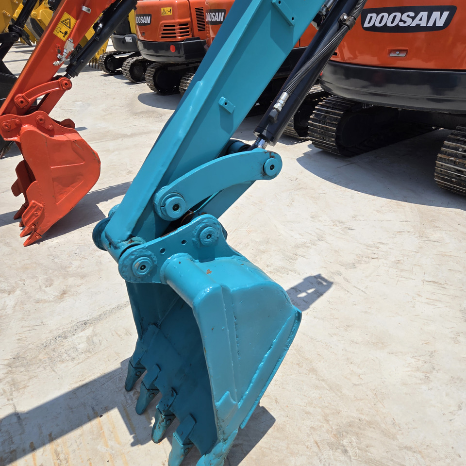 Miniexcavadora KUBOTA KX155: foto 8