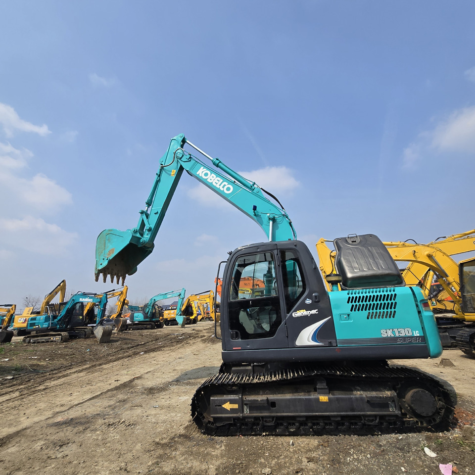 Excavadora de cadenas Kobelco SK130-8: foto 6