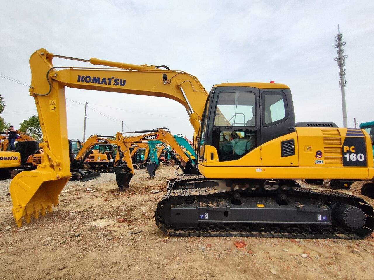 Komatsu PC160LC-7 - Excavadora de cadenas: foto 1 Komatsu PC160LC-7 - Excavadora de cadenas: foto 1