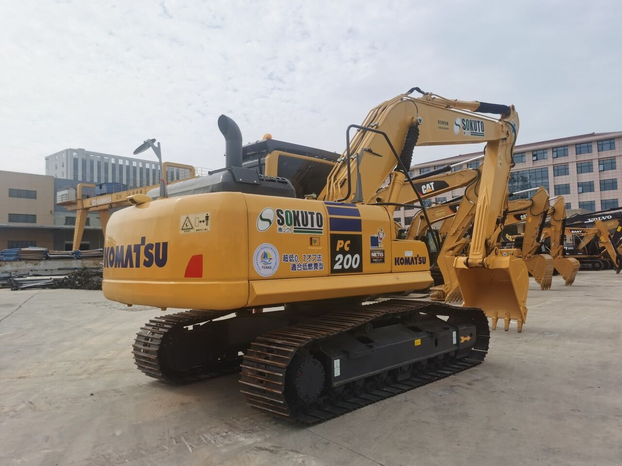 Komatsu PC200-8 - Excavadora de cadenas: foto 1 Komatsu PC200-8 - Excavadora de cadenas: foto 1