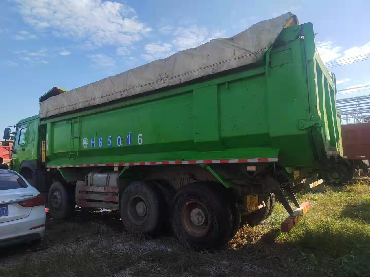 Camión caja cerrada SINOTRUK HOWO: foto 6