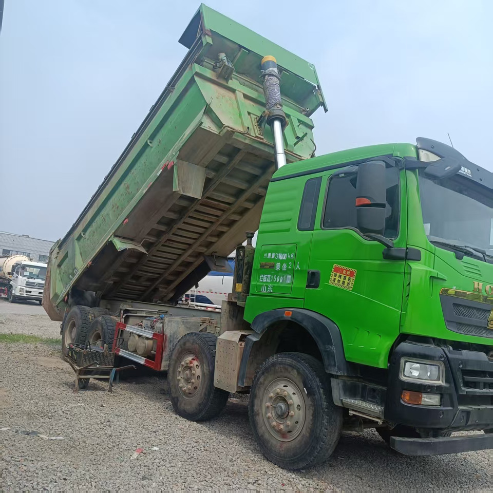 SINOTRUK HOWO - Camión volquete: foto 4 SINOTRUK HOWO - Camión volquete: foto 4