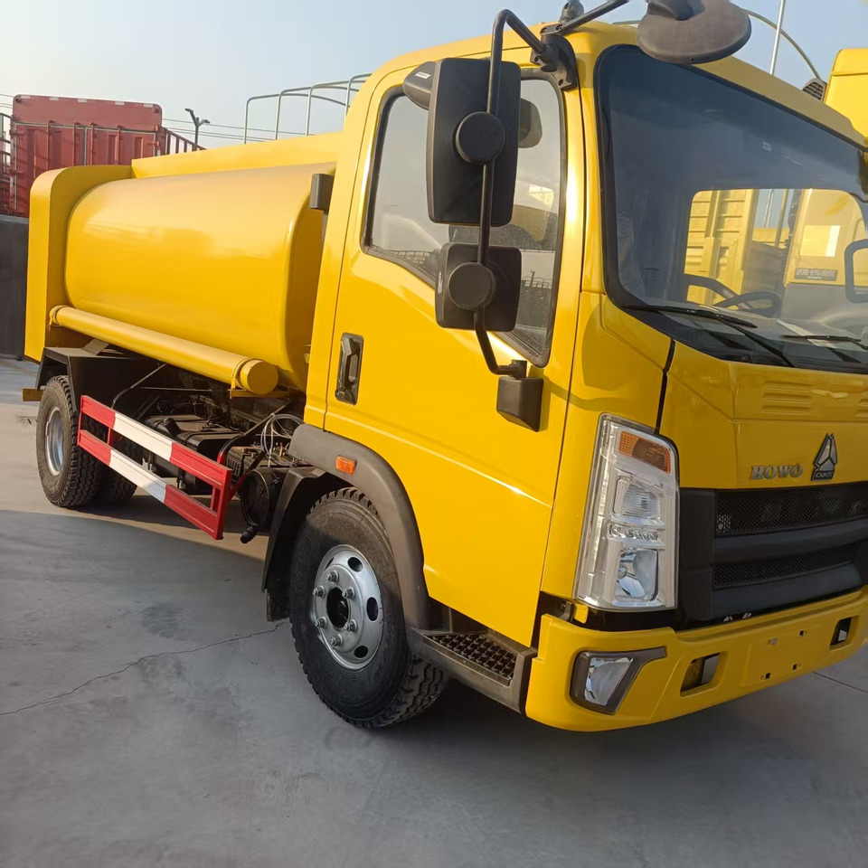 SINOTRUK HOWO - Camión cisterna: foto 4 SINOTRUK HOWO - Camión cisterna: foto 4