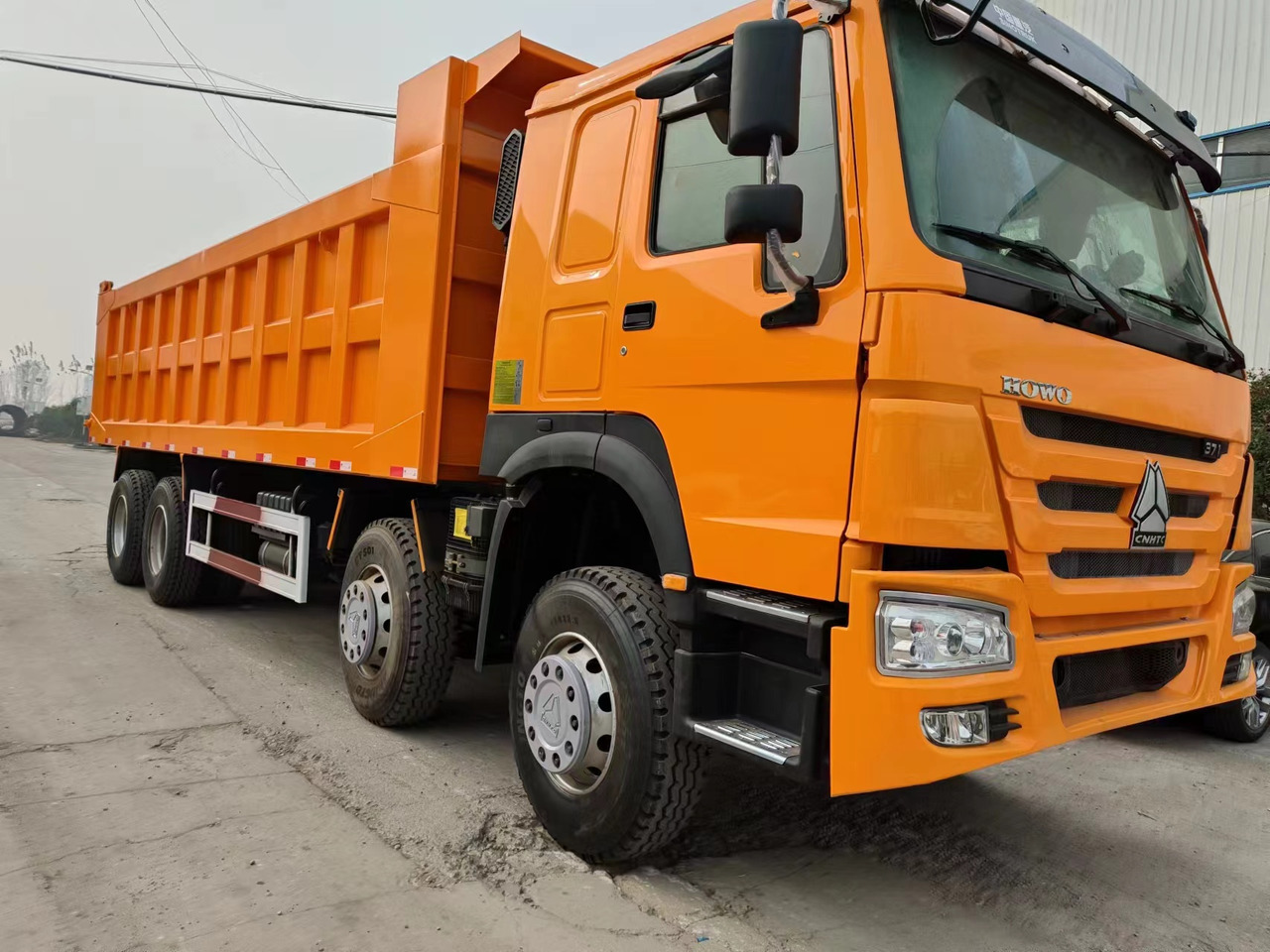 Camión volquete SINOTRUK Howo: foto 8