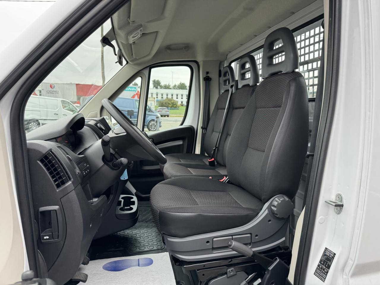 CITROEN JUMPER 3T5 PLATEAU 4M20 2.2 HDI 140CH - Furgoneta caja abierta: foto 5 CITROEN JUMPER 3T5 PLATEAU 4M20 2.2 HDI 140CH - Furgoneta caja abierta: foto 5