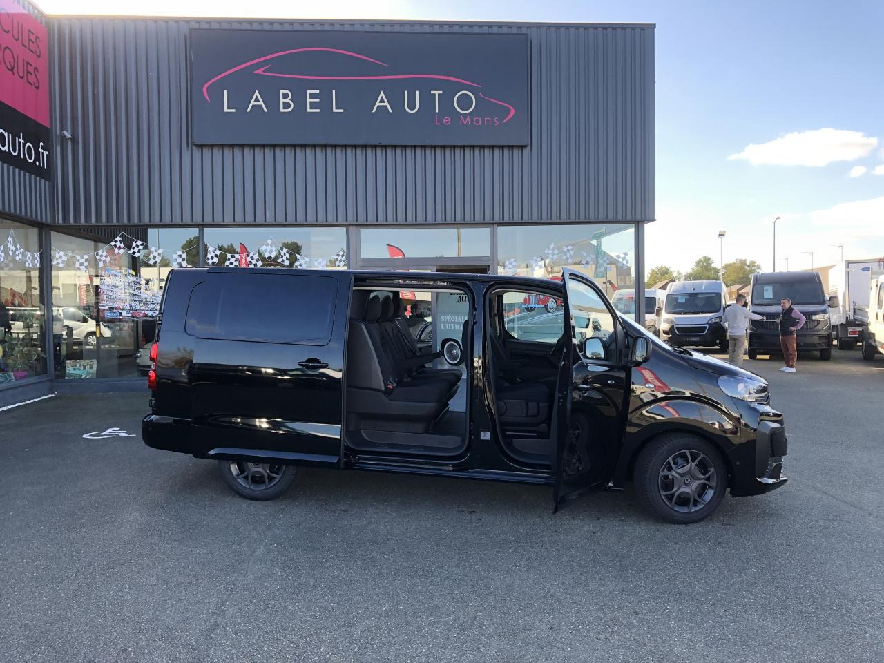 CITROEN Jumpy M 2.0 BlueHDi - 180 S&S - BV EAT8 III CABINE APPROFONDIE Cabine approfondie Fixe PHASE 2 - Furgón: foto 1 CITROEN Jumpy M 2.0 BlueHDi - 180 S&S - BV EAT8 III CABINE APPROFONDIE Cabine approfondie Fixe PHASE 2 - Furgón: foto 1