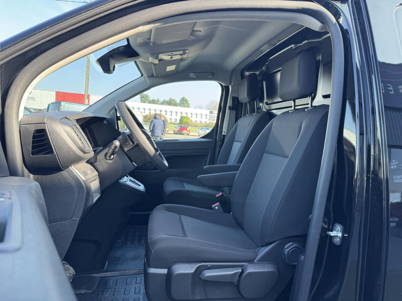 CITROEN jumpy XL 2.0 BLUEHDI 180CH S&S CABINE APPROFONDIE FIXE EAT8 5 PLACES - Furgón: foto 5 CITROEN jumpy XL 2.0 BLUEHDI 180CH S&S CABINE APPROFONDIE FIXE EAT8 5 PLACES - Furgón: foto 5