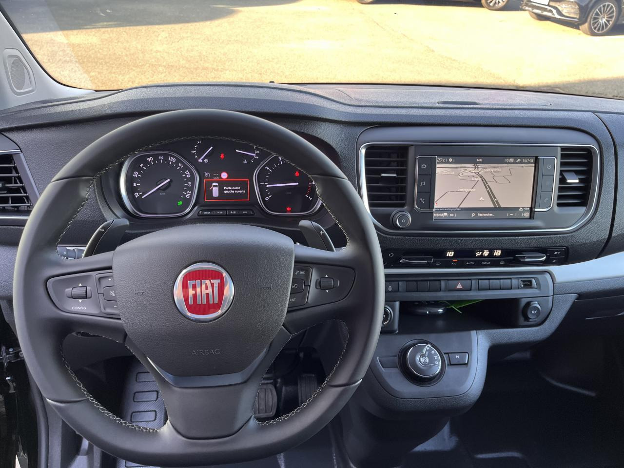 FIAT Scudo XL 2.0 BlueHDi - 180 S&S - BVA Cabine Approfondie 6 PLACES - Furgoneta combi: foto 4 FIAT Scudo XL 2.0 BlueHDi - 180 S&S - BVA Cabine Approfondie 6 PLACES - Furgoneta combi: foto 4