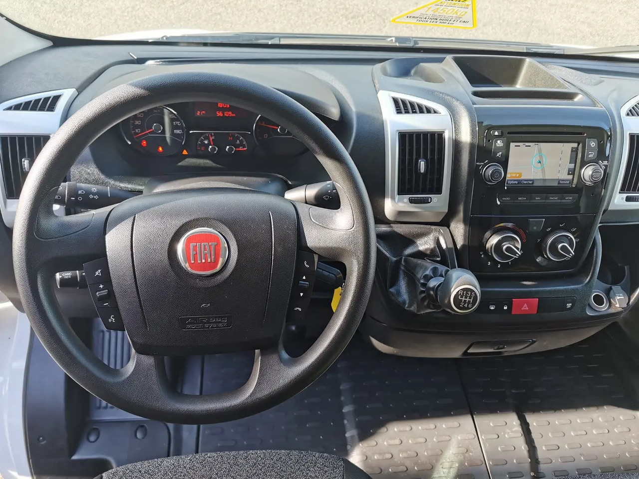 Fiat Ducato 3.3 MH2 2.3 MULTIJET 130CH PACK PRO NAV - Furgón: foto 4 Fiat Ducato 3.3 MH2 2.3 MULTIJET 130CH PACK PRO NAV - Furgón: foto 4