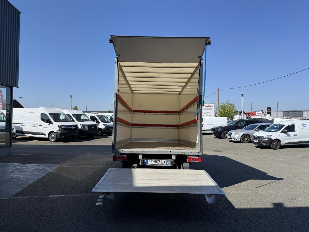 Iveco Daily 35 C 16 CAISSE HAYON 20M3 - Furgoneta caja cerrada: foto 3 Iveco Daily 35 C 16 CAISSE HAYON 20M3 - Furgoneta caja cerrada: foto 3