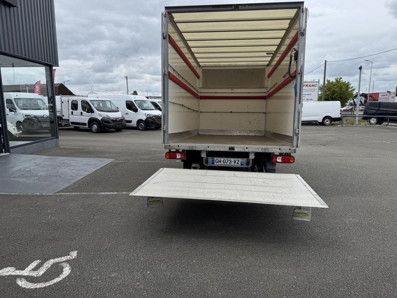 Iveco Daily 35 C 16 CAISSE HAYON 20M3 - Furgoneta caja cerrada: foto 2 Iveco Daily 35 C 16 CAISSE HAYON 20M3 - Furgoneta caja cerrada: foto 2
