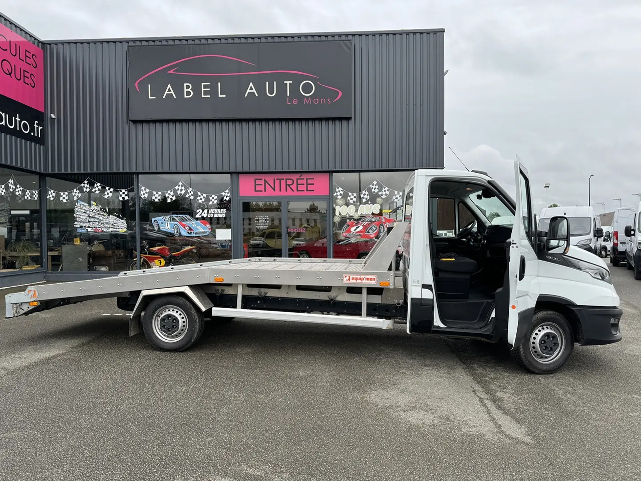 Iveco Daily 35C16H EMPATTEMENT 4100 - Grua de remolque autos: foto 1 Iveco Daily 35C16H EMPATTEMENT 4100 - Grua de remolque autos: foto 1
